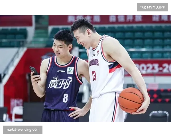 广州郭士强指导面临挑战 阵容重组期战绩压力增大 广州郭士强指导面临挑战 阵容重组期战绩压力增大